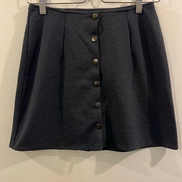 NWT Wet Seal Skirt - Size Small - Picture 1 of 4